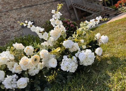 The Leora Aisle Flowers